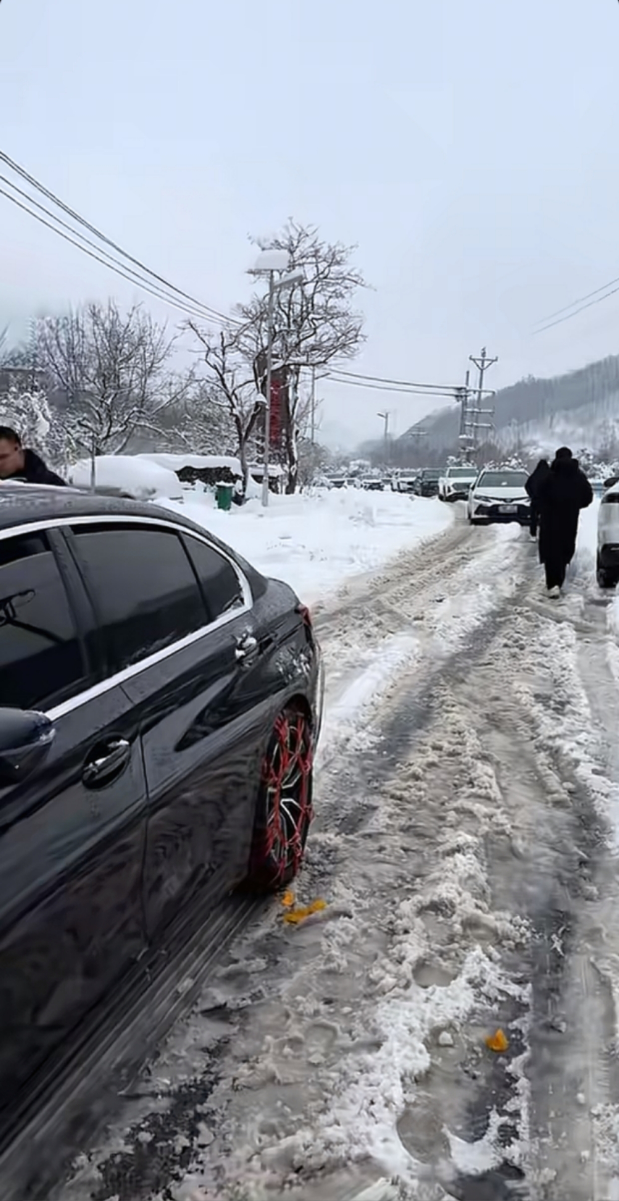 自驾返乡遇暴雪，2小时车程开了整整一天